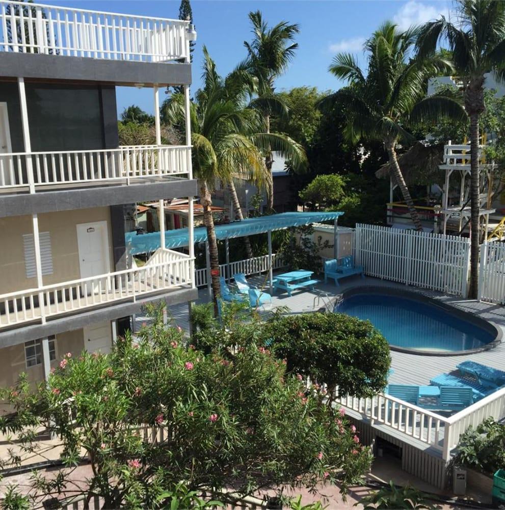 China Town Hotel Caye Caulker Buitenkant foto