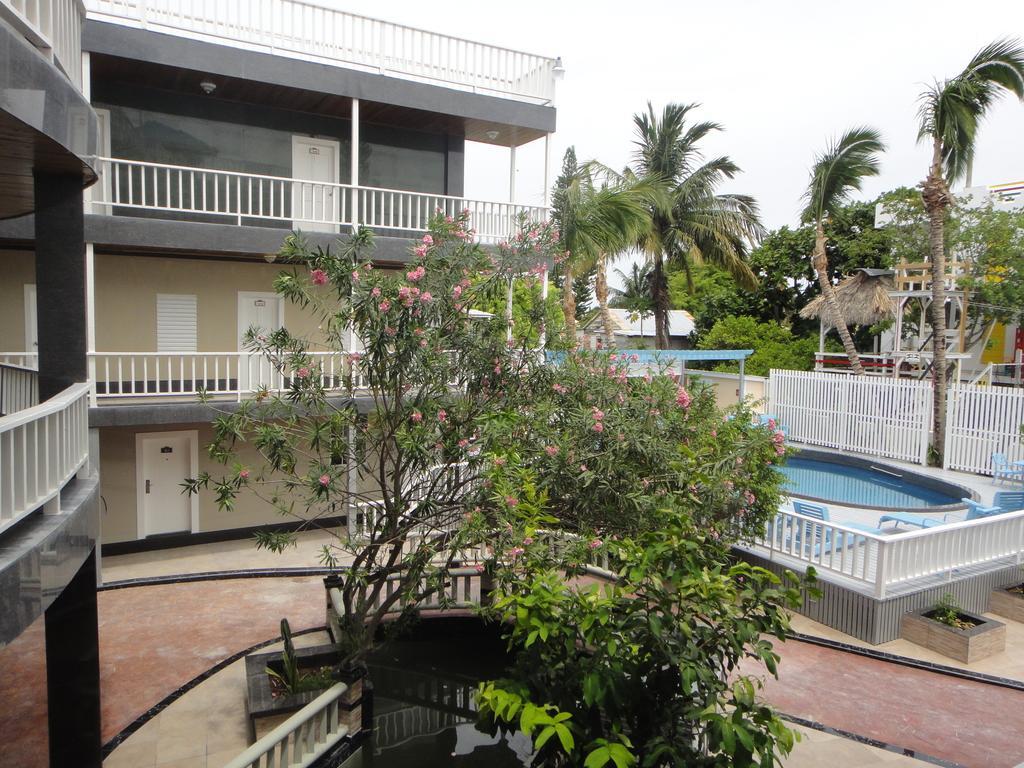 China Town Hotel Caye Caulker Buitenkant foto