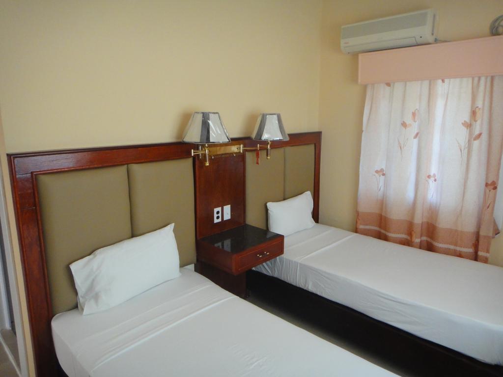 China Town Hotel Caye Caulker Buitenkant foto